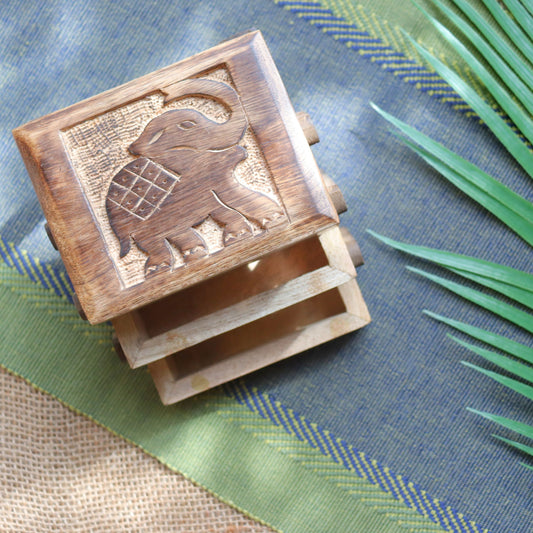 You would love this self-confessed jewelry geek’s Keepsake