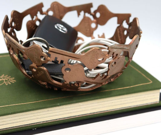 From Chaos to Charm: How a Decorative Bowl for Keys Can Add Elegance to Your Home