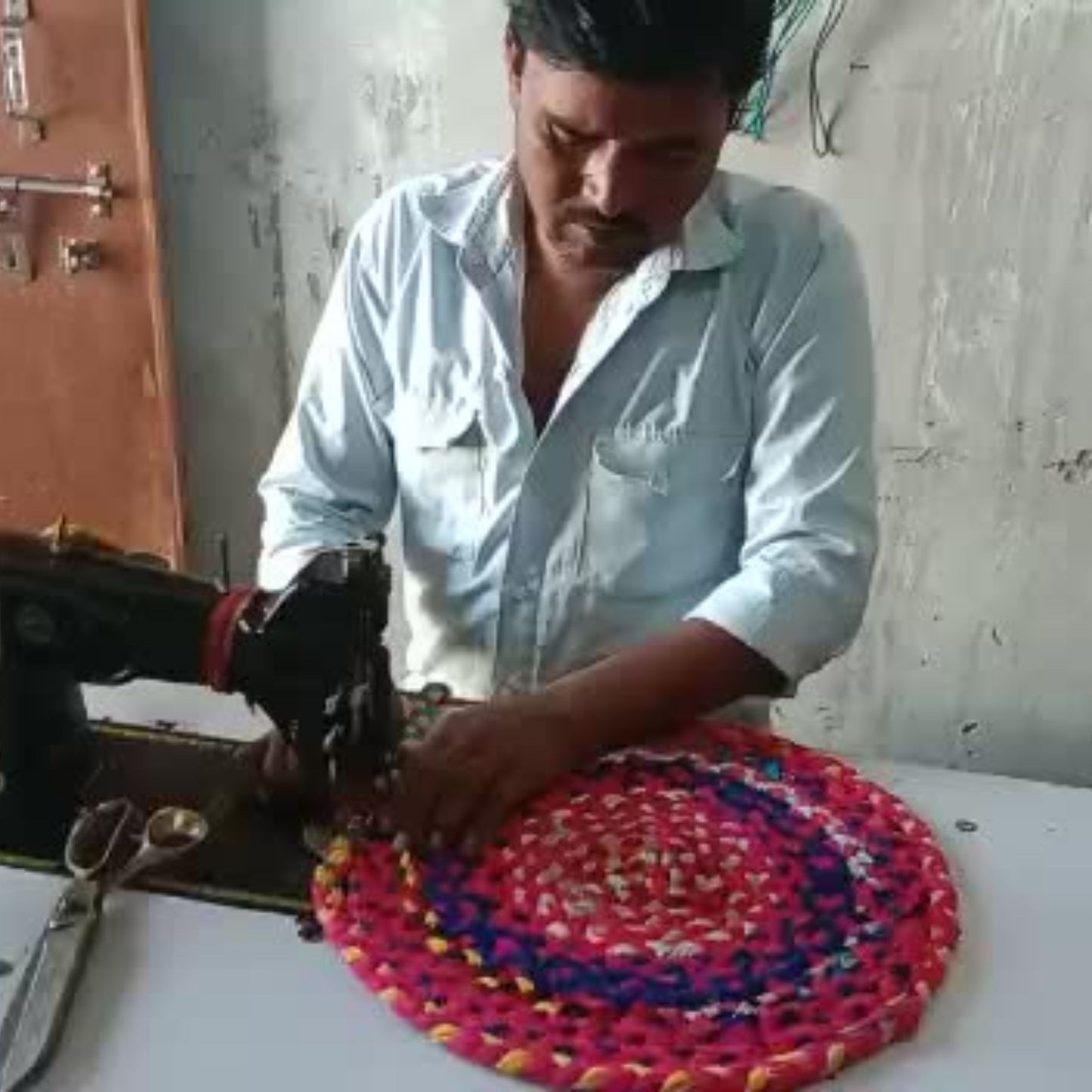 Recycled Cotton Round Chindi Rag Rug - Multicolour 3 ft, Braided Style, Hand-Knotted - Aksa Home Decor