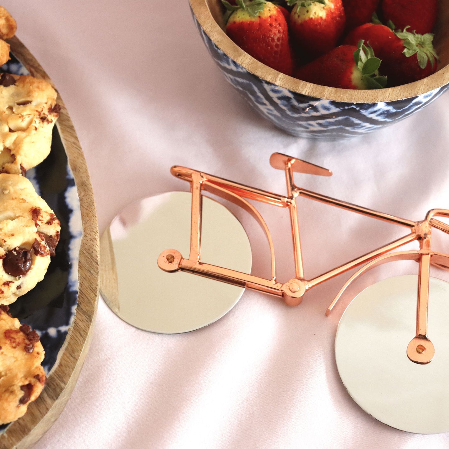 Bicycle Pizza Cutter - Stainless Steel, Rose Gold, Handmade, Novelty Kitchenware - Aksa Home Decor