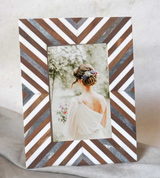 Chevron Recycled Photo Frame - 4x6 Picture, Grey, White and Brown, Nandi - Aksa Home Decor