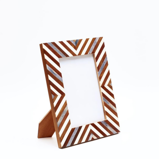 Chevron Recycled Photo Frame - 4x6 Picture, Grey, White and Brown, Nandi - Aksa Home Decor 