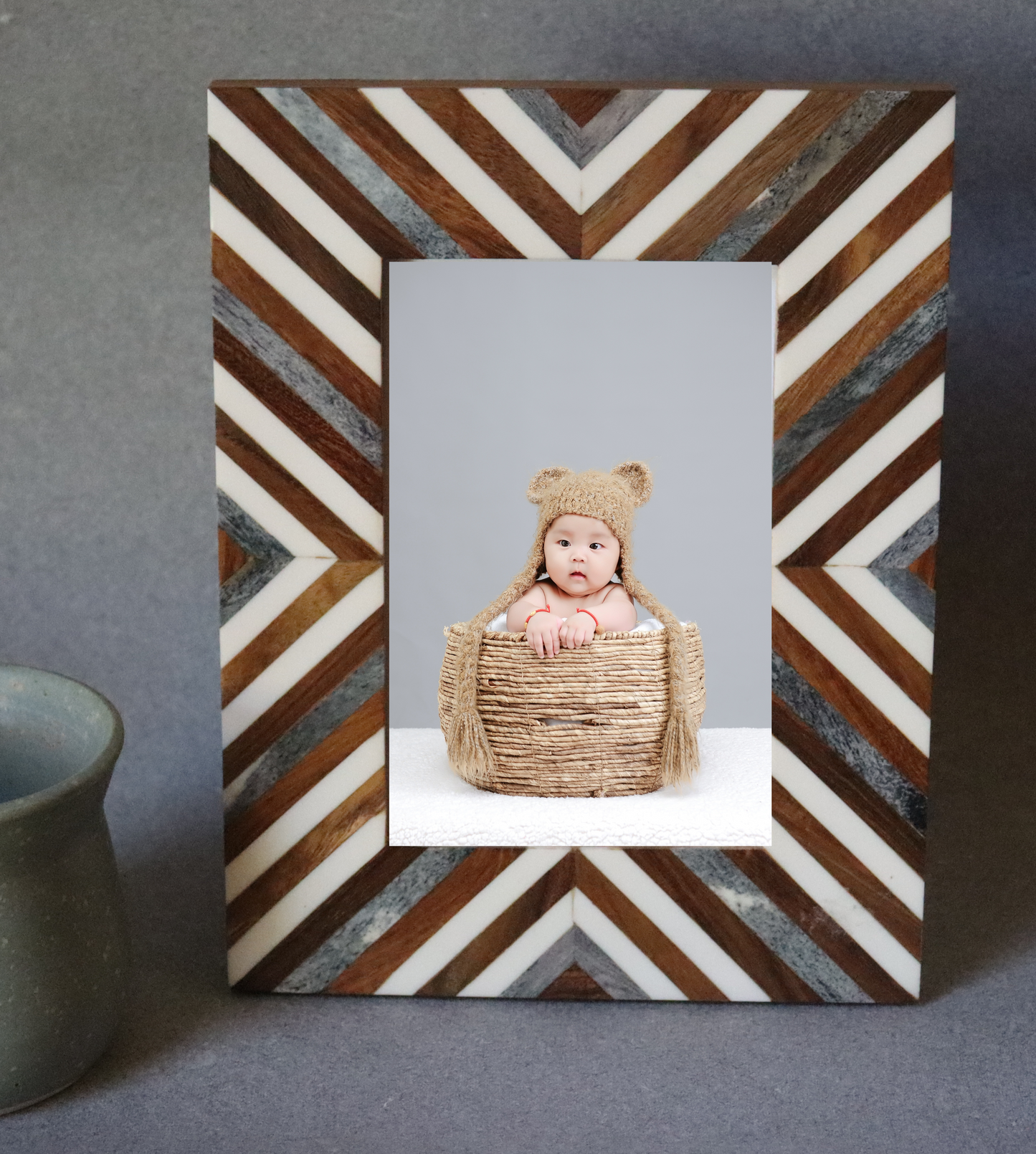 Chevron Recycled Photo Frame - 4x6 Picture, Grey, White and Brown, Nandi - Aksa Home Decor
