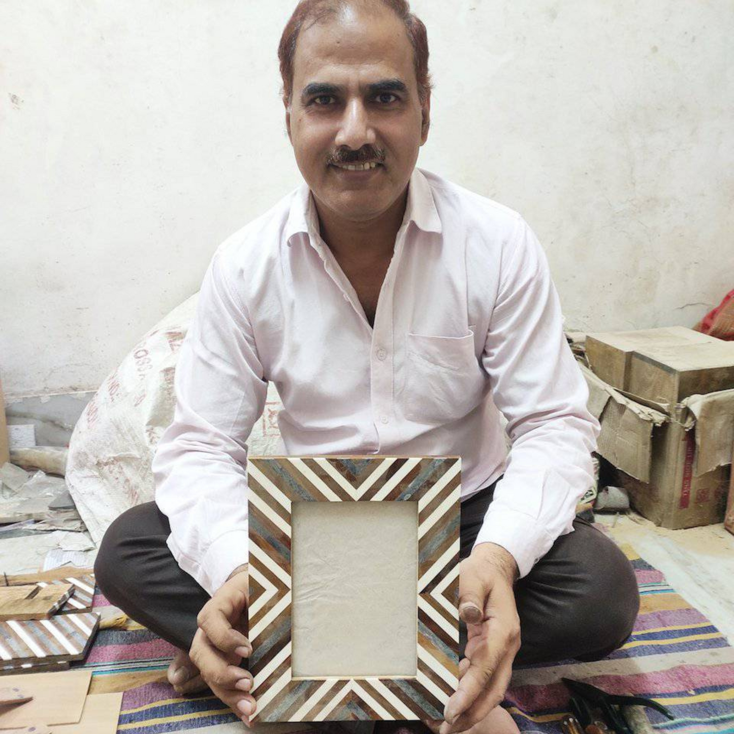 Chevron Recycled Photo Frame - 4x6 Picture, Grey, White and Brown, Nandi - Aksa Home Decor