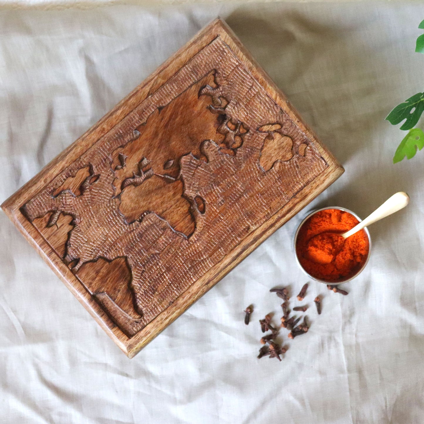 World Map Wooden Spice Box - Engraved, 6 Stainless Steel Bowls, Rectangle - Aksa Home Decor