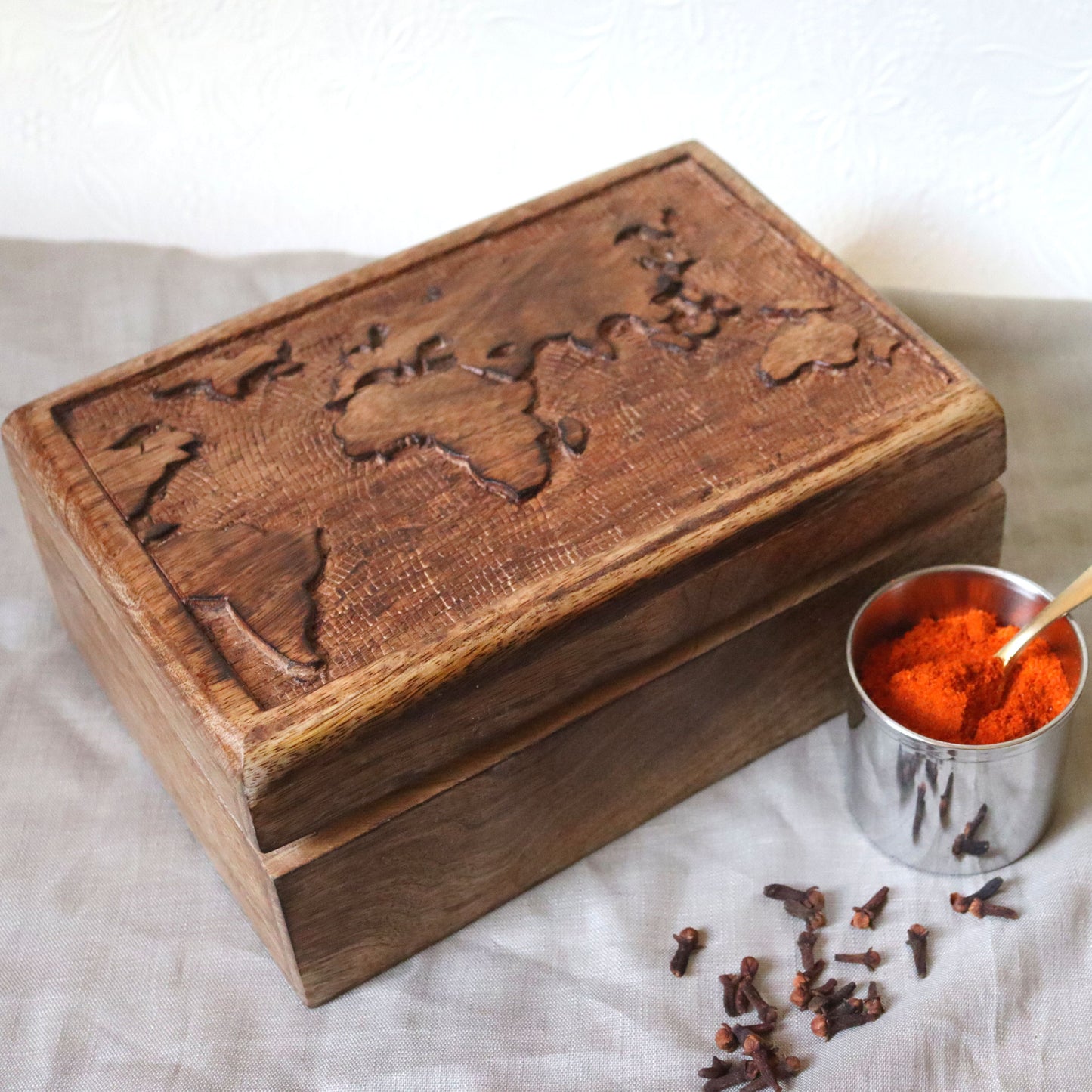 World Map Wooden Spice Box - Engraved, 6 Stainless Steel Bowls, Rectangle - Aksa Home Decor