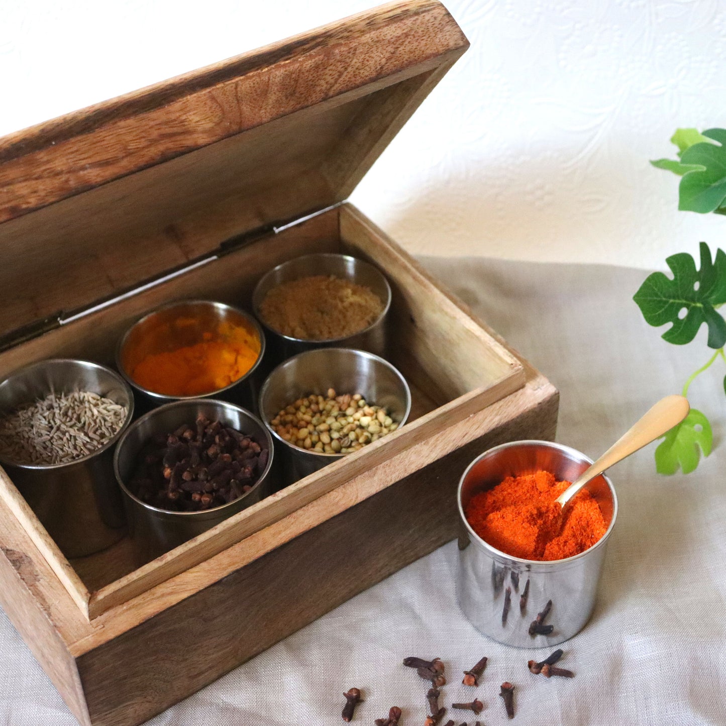 World Map Wooden Spice Box - Engraved, 6 Stainless Steel Bowls, Rectangle - Aksa Home Decor