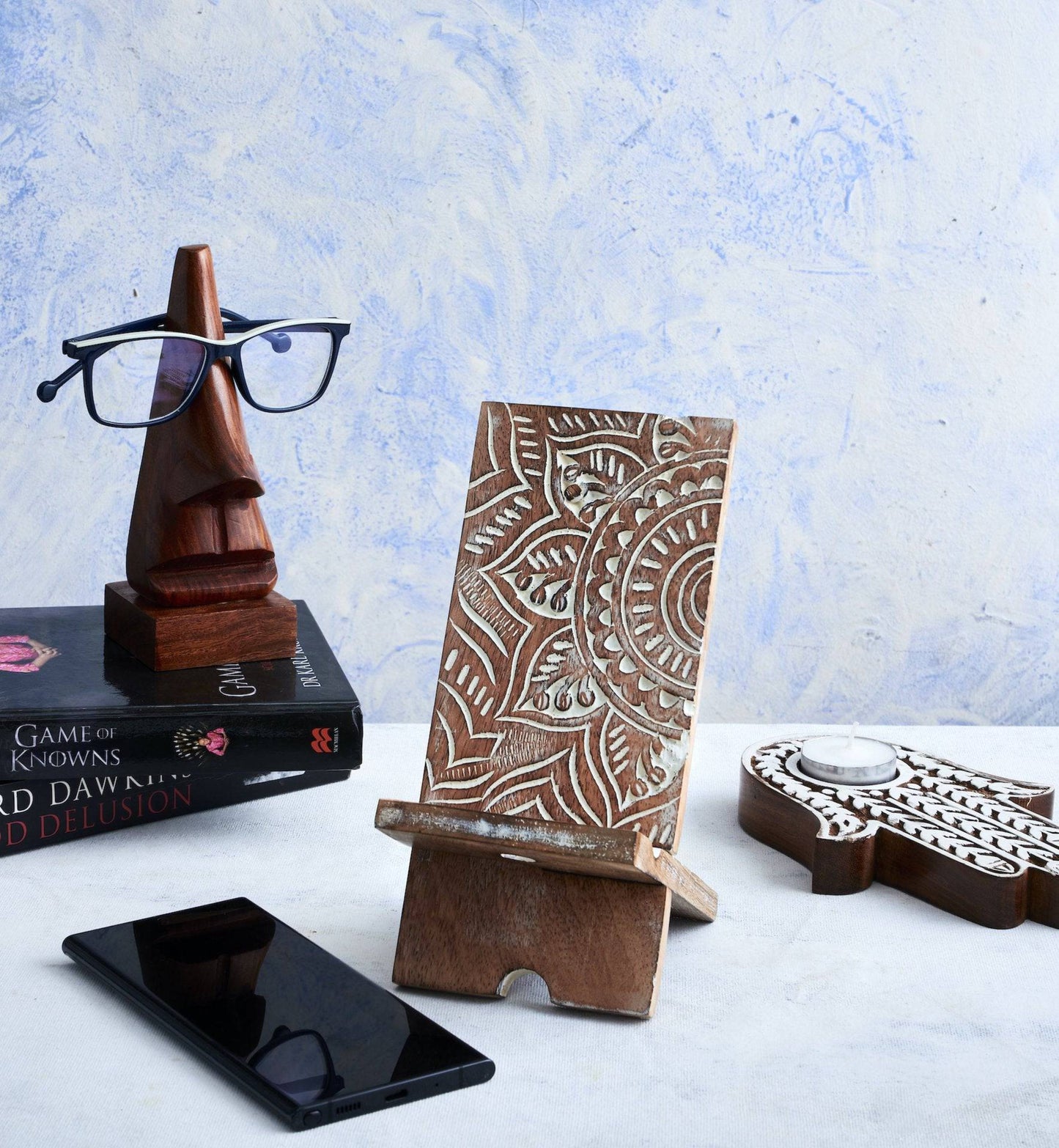 Mandala Smart Phone Dock Stand - Whitewashed, 21 cm - Aksa