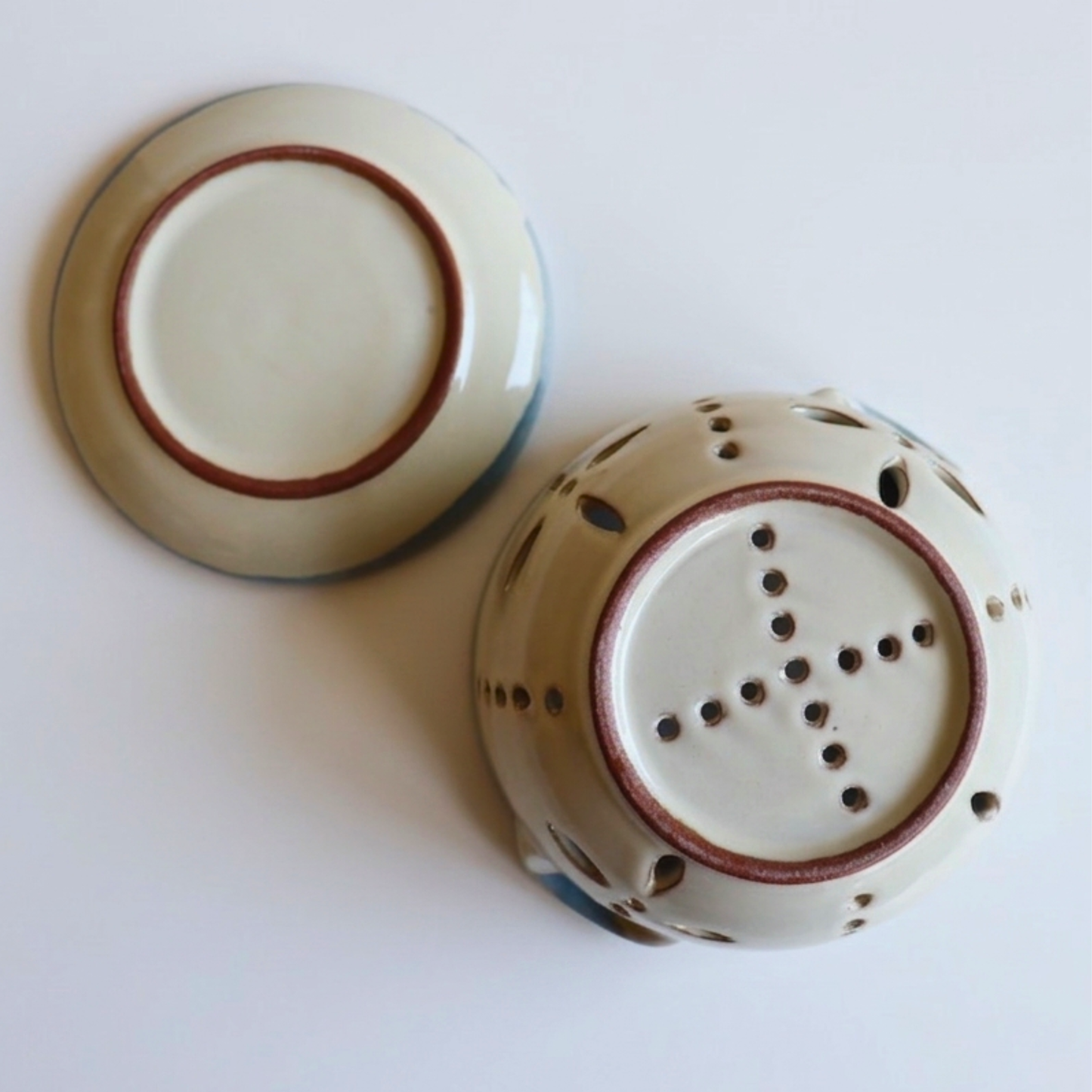 Ceramic Colander Bowl with Removable Drip Tray - Blue & White - Aksa Home Decor 