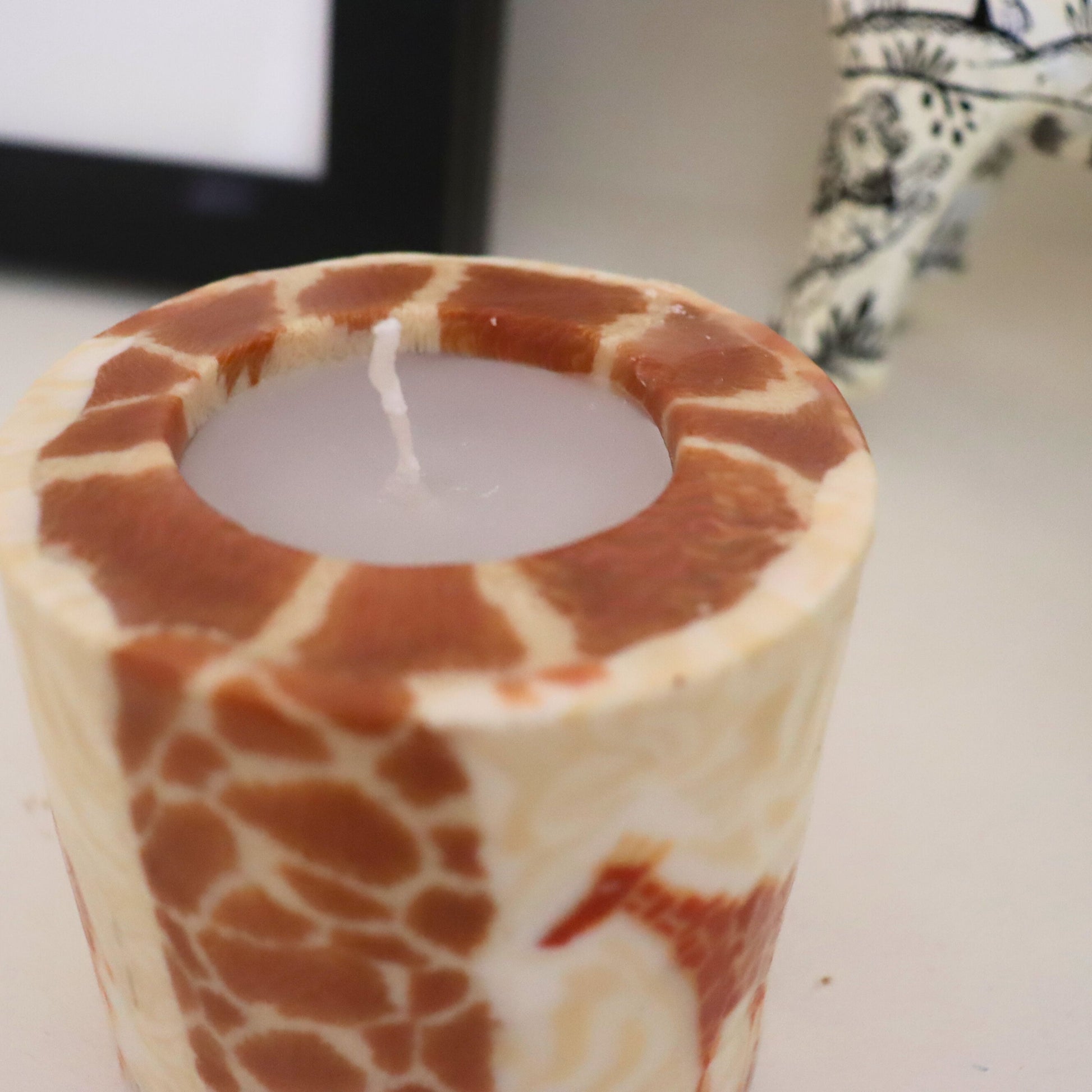 Giraffe Animal Print Candle, Safari Jungle Theme Pillar Candle 9 cm - Aksa Home Decor 