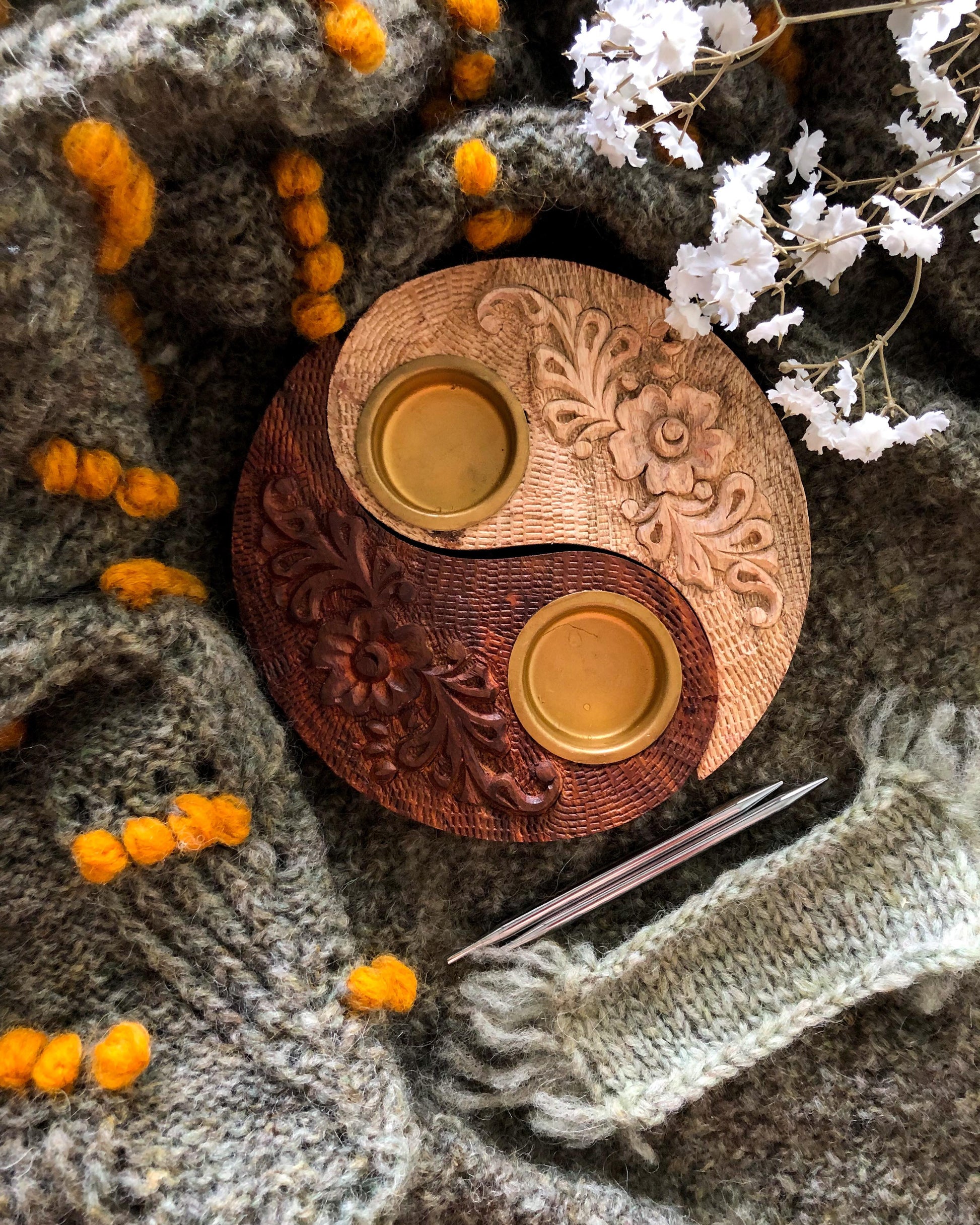 Ardhan Tea Light Holder - Yin Yang, Dual-tone, Wood - Aksa