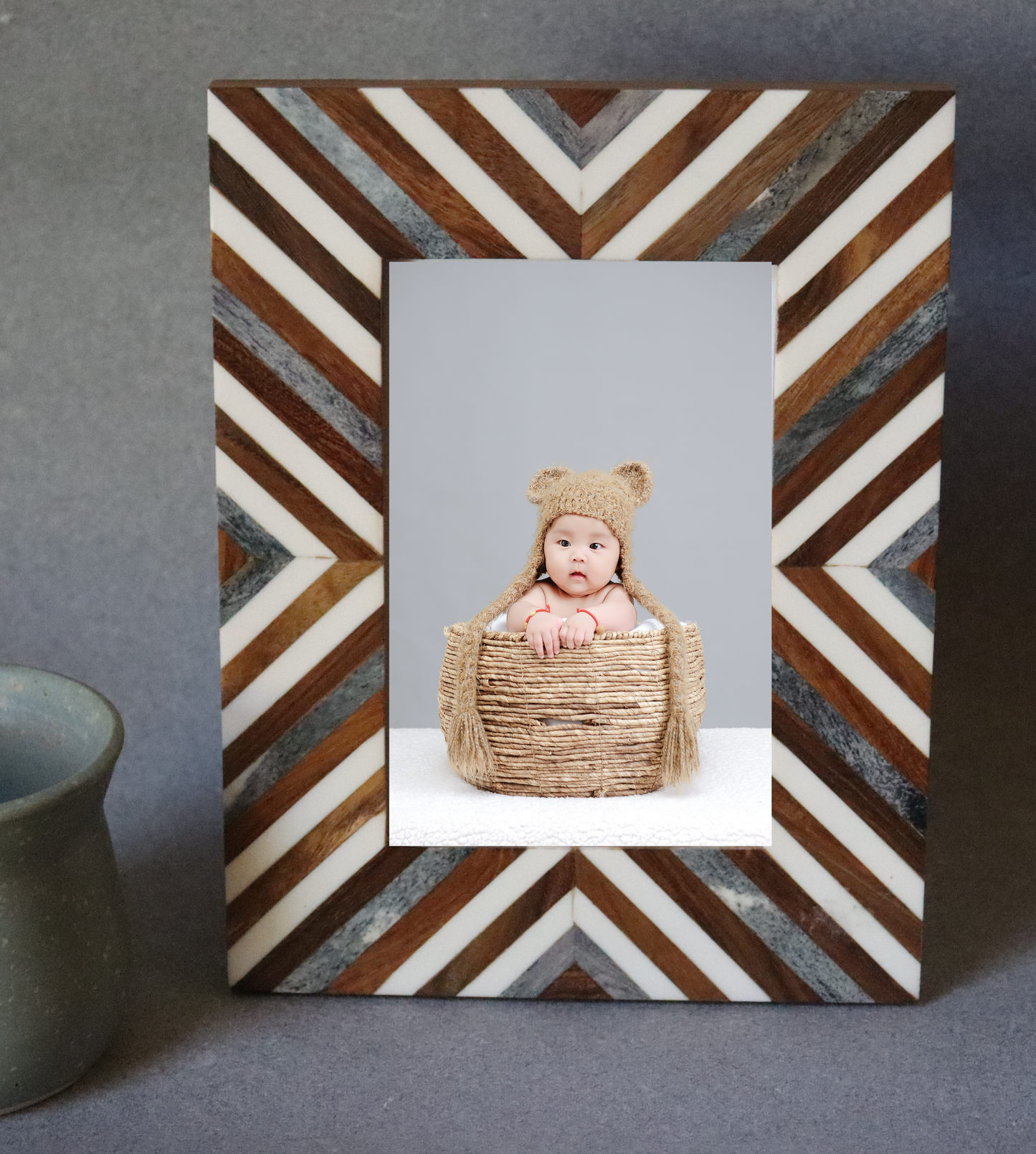 Chevron Recycled Photo Frame - 4x6 Picture, Grey, White and Brown, Nandi - Aksa Home Decor 